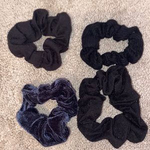 🍄Set of 4 Black Scrunchies